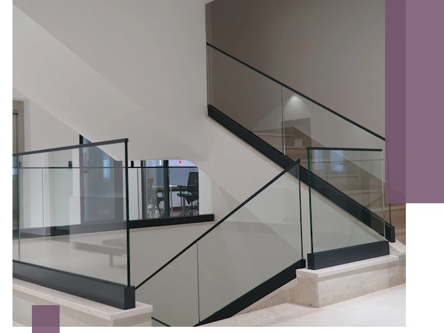 Стеклянные перила премиум-класса с установкой в Брянске