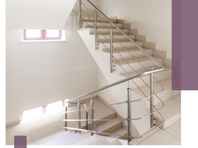 Установка и замена перил в подъезде в Брянске